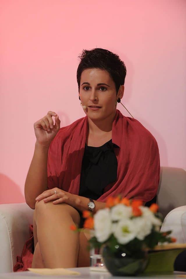 Miriam Reyes Oliva Official Bookings Speakers Academy